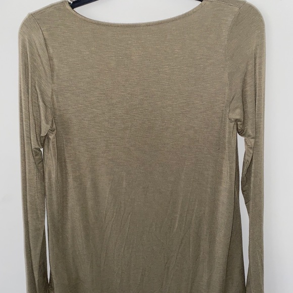 Top - Picture 2 of 2